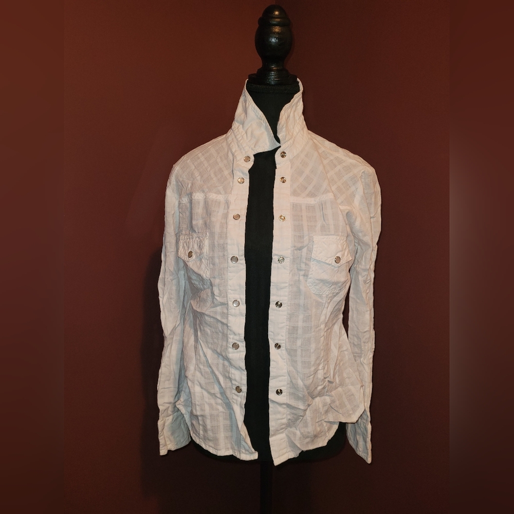 White Patterned Blouse with Snaps - Picture 2 of 16